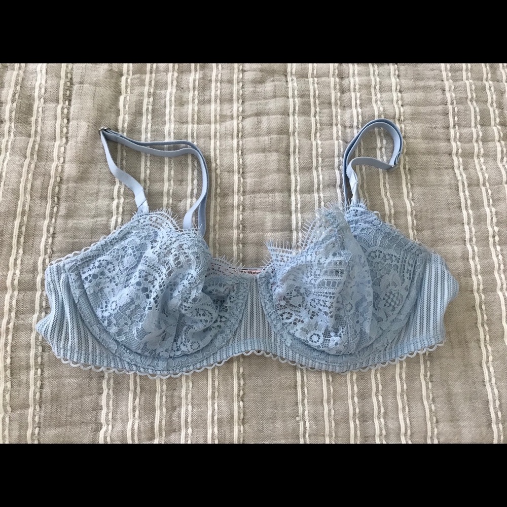 Brand new Victoria Secret lace bra size 34B